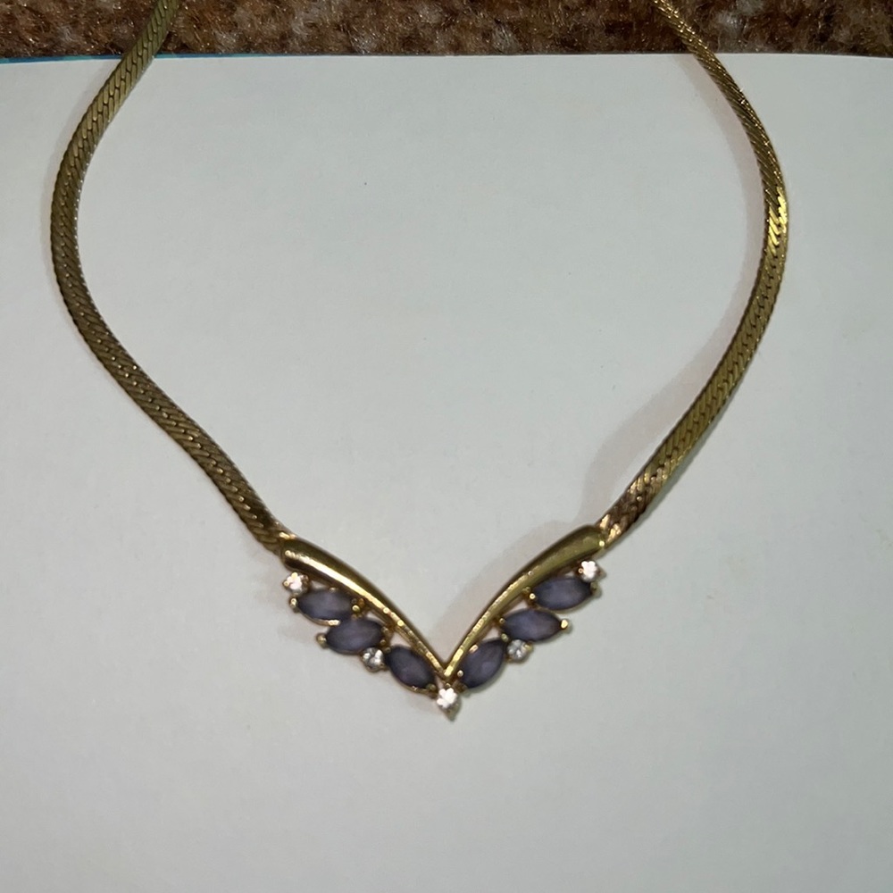 Avon White Rhinestone Dark Purple V-Shape Necklace - Picture 2 of 3